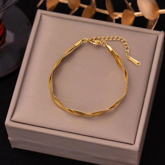+Twist Armband